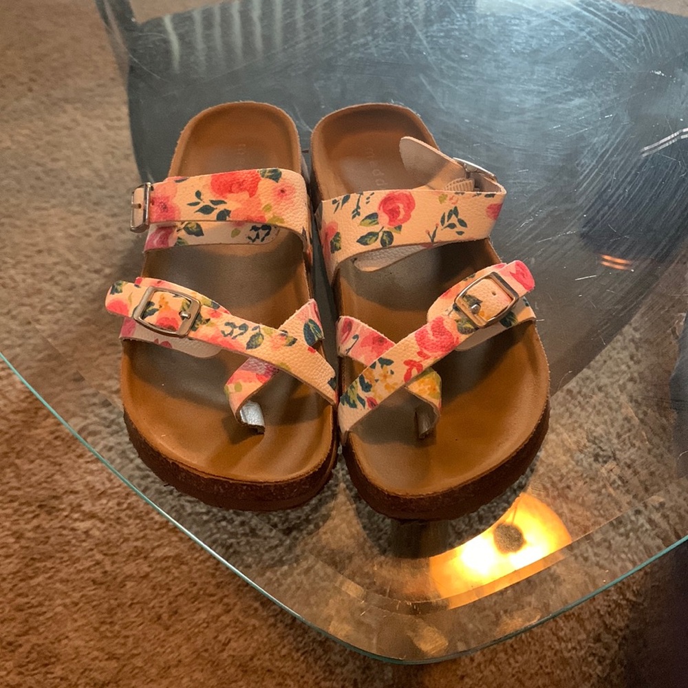 Sandal